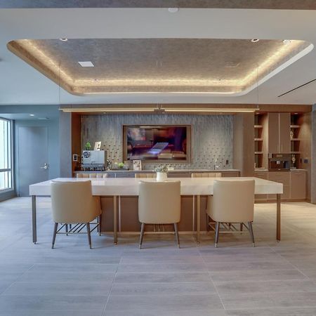 Stylish Condo At Clarendon With Rooftop Views อาร์ลิงตัน ภายนอก รูปภาพ