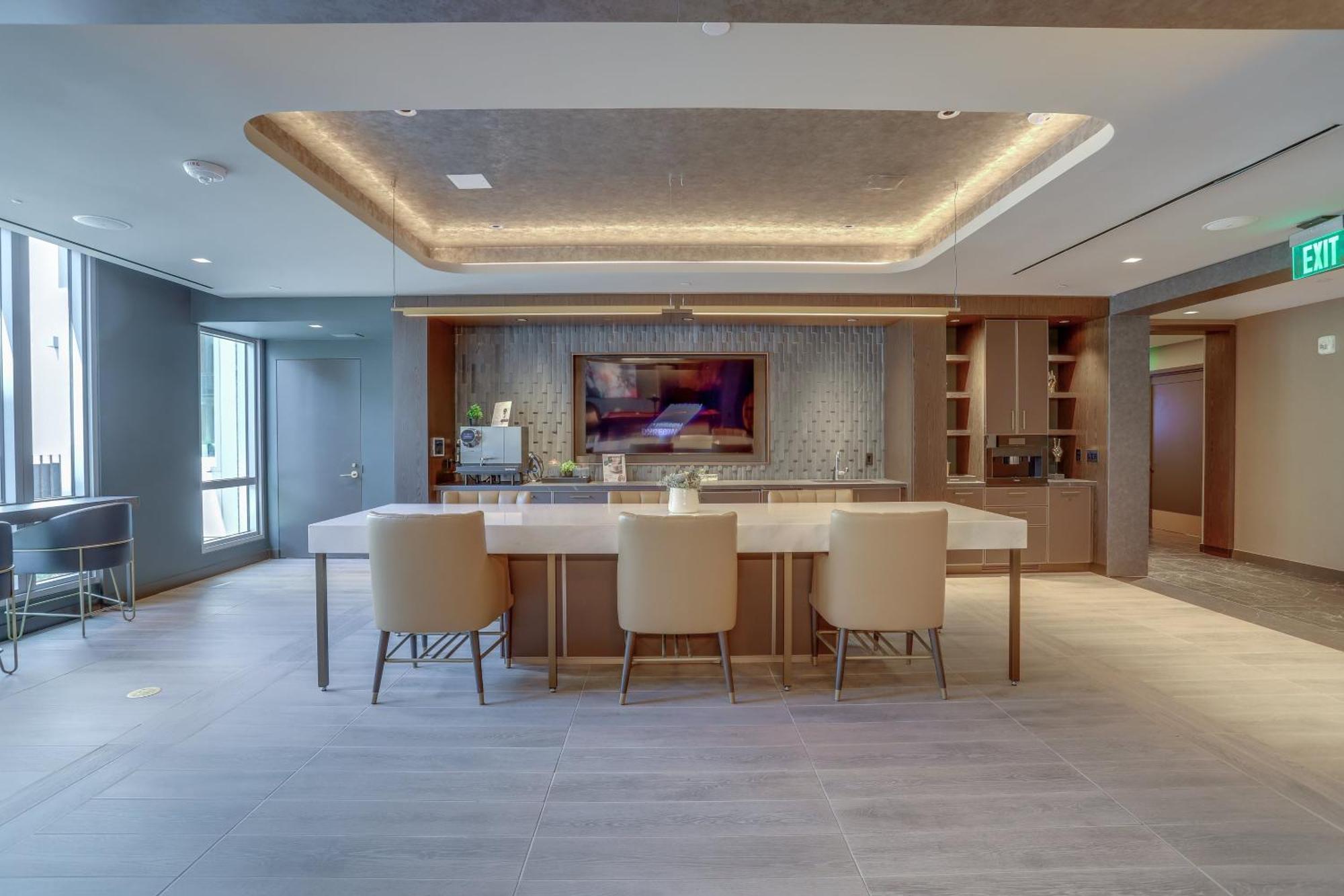 Stylish Condo At Clarendon With Rooftop Views อาร์ลิงตัน ภายนอก รูปภาพ