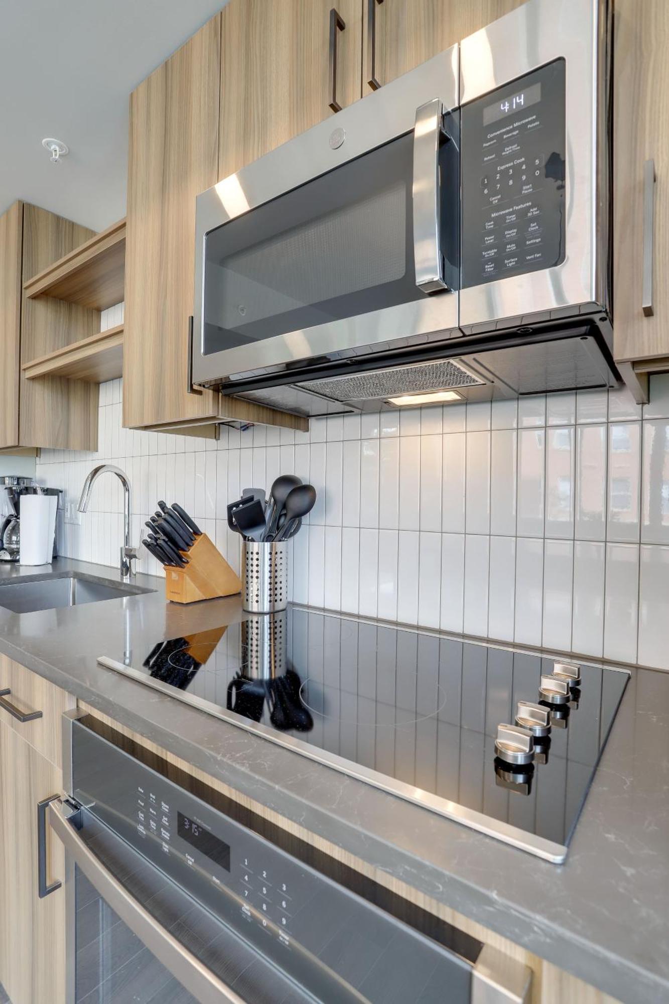 Stylish Condo At Clarendon With Rooftop Views อาร์ลิงตัน ภายนอก รูปภาพ